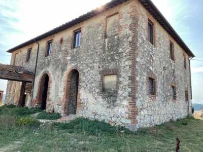 Rustico Casale Corte in Vendita a Castelnuovo Berardenga