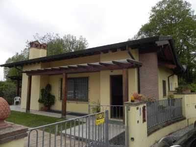 Casa Bifamiliare in Vendita a Pietrasanta