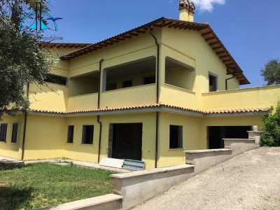 Villa Singola in Vendita a Fara in Sabina via Santo Pietro Coltodino