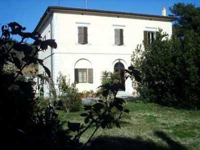 Villa Singola in Vendita a livorno montenero basso