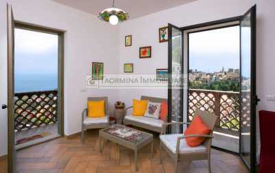Appartamento in Vendita a Taormina via d h Lawrence Centro