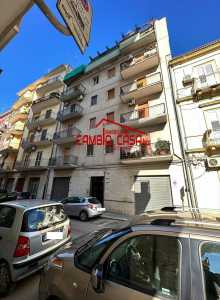 Appartamento in Vendita a Taranto via Giovan Giovine 17 Centro