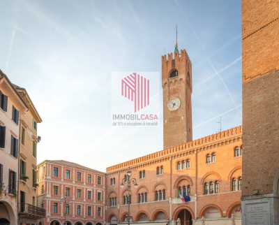 Edificio Stabile Palazzo in Vendita a Treviso Piazza Vittoria Centro Storico