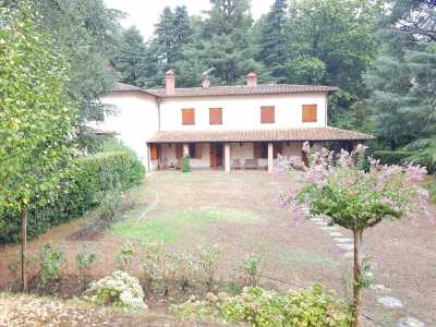 Villa in Vendita a Lucca Santeschi Vorno