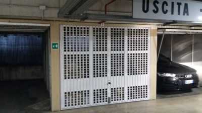Box Garage in Vendita a Parma via Emilio