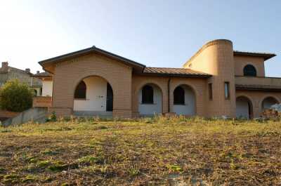 Villa in Vendita a Castiglione del Lago via Lazio