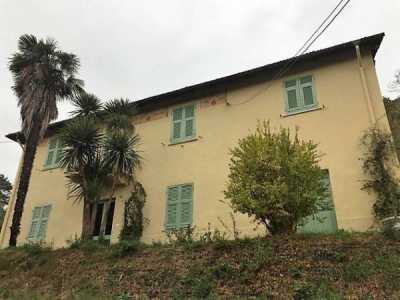 Villa in Vendita a Vezzano Ligure
