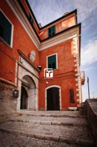 Palazzo Stabile in Vendita a Ripalimosani Piazza San Michele 15