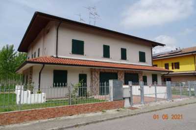 Villa in Vendita a Finale Emilia via Gian Battista Magni 18