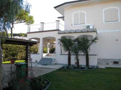 Villa in Affitto a Forte Dei Marmi