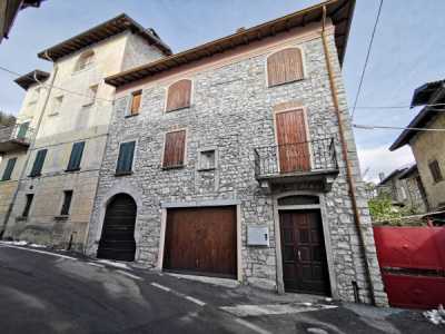 Appartamento in Vendita ad Alta Valle Intelvi via Camillo Benso di Cavour 10 Ramponio
