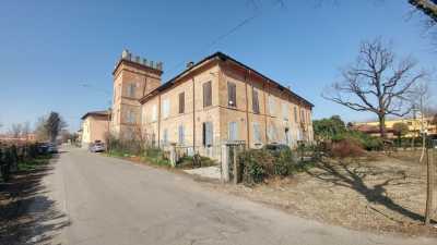 Rustico Casale Corte in Vendita a Modena Marzaglia