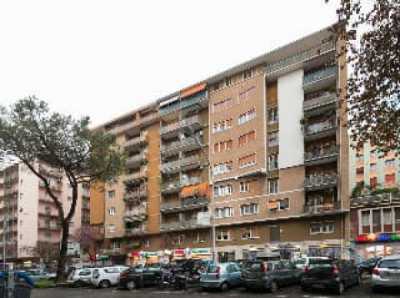 Appartamento in Vendita a Roma via Gabriello Chiabrera
