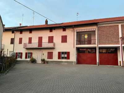 Villa in Vendita a Mombello Monferrato via Roma
