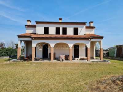 Villa in Vendita a Pojana Maggiore via Spello