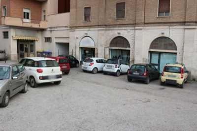 Locale in Vendita a Spoleto