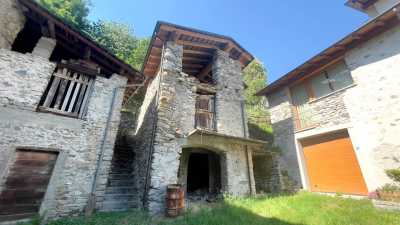 Rustico Casale Corte in Vendita a Berbenno di Valtellina