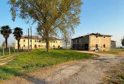 Rustico Casale Corte in Vendita a Ferrara via della Pontonara Ferrara