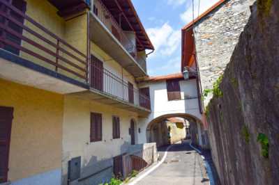 Villa in Vendita a Castelveccana via San Giorgio 43
