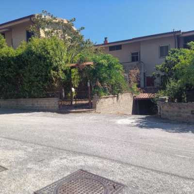 Villa in Vendita a Caserta via Rocca Cappuccio 54