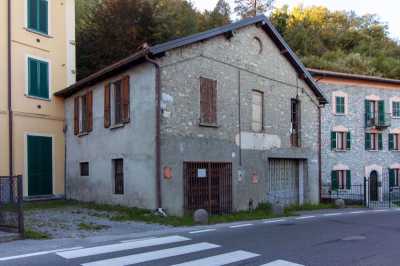 Rustico Casale Corte in Vendita ad Alta Valle Intelvi via Provinciale 24 Alta Valle Intelvi