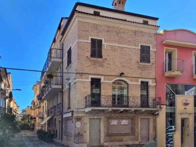 Edificio Stabile Palazzo in Vendita a San Benedetto del Tronto via Mazzocchi 22 San Benedetto del Tronto
