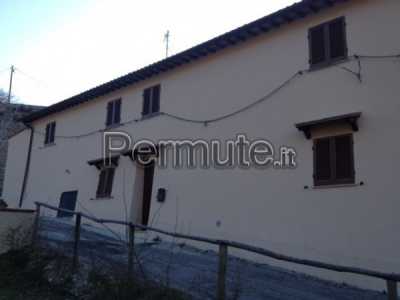Rustico Casale Abitazione Tipica in Vendita a Foligno via Serra Bassa