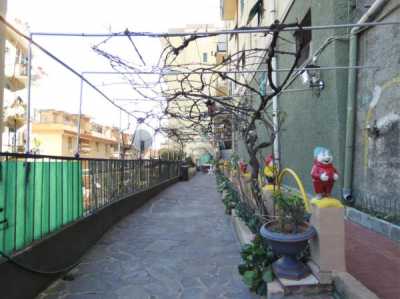 Appartamento in Vendita a Genova via Bari 25