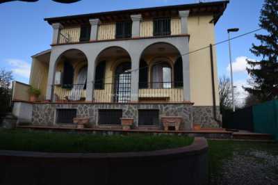 Villa in Vendita a Firenze via Cammillo Barni