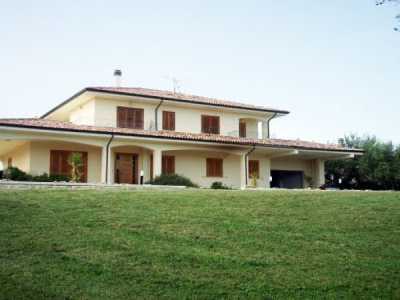 Villa in Vendita a Nereto via Pignotto