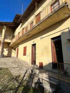 Appartamento in Vendita a Carvico via Monsignor Eugenio Cattaneo 22