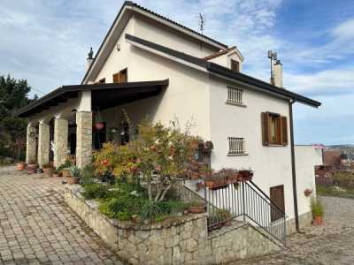 Villa in Vendita a Potenza via Rifreddo 479