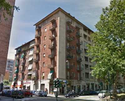 Appartamento in Vendita a Torino via Conte di Roccavione 107
