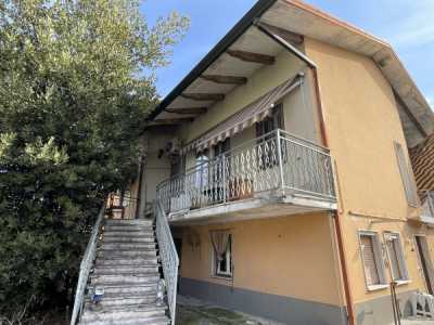 Villa in Vendita a Roccabianca via 1 Maggio