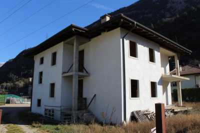 Villa in Vendita a Vallelaghi via Barbazan