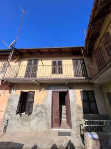 Appartamento in Vendita a Castagnole Monferrato via Camillo Benso di Cavour