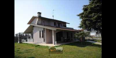 Villa in Vendita a Ghisalba via Bergamo