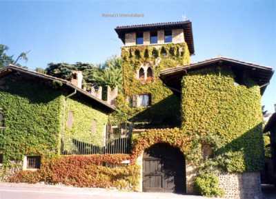 Palazzo Stabile in Vendita a Gorle via Cesare Battisti