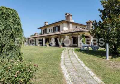 Villa in Vendita a Misano Adriatico via Tavoleto