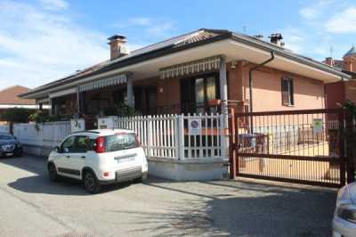 Villa in Vendita a Leinì Strada Tedeschi