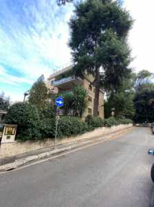 Appartamento in Vendita a Roma via Francesco Schupfer 77
