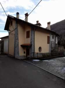 Villa in Vendita a Postua via Monbarone