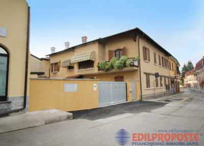 Villa in Vendita a Lazzate via San Lorenzo 15