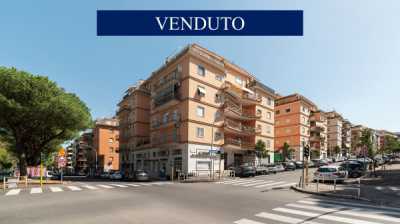 Appartamento in Vendita a Roma via Aristide Leonori 67