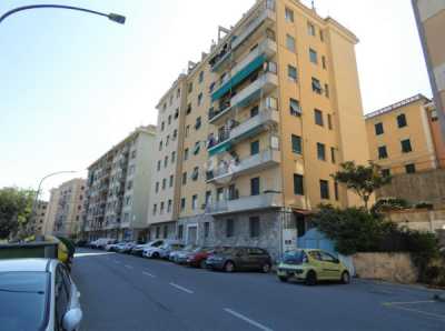 Appartamento in Vendita a Genova via Bari 10