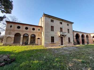 Rustico Casale Corte in Vendita a Vicenza Viale Ferrarin San Bortolo Ospedale Piscine