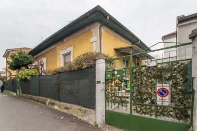 Villa in Vendita a Cusano Milanino Viale Guglielmo Marconi