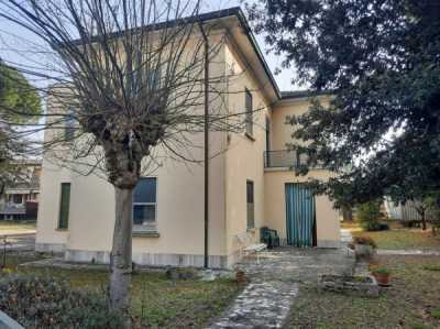 Villa in Vendita a Ravenna via Cella 98