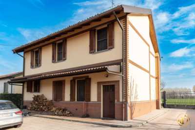 Villa in Vendita a Vernate Strada Provinciale Rosate Binasco 1