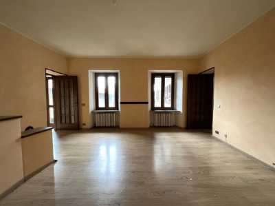 Appartamento in Vendita a Bizzarone via Roma 19